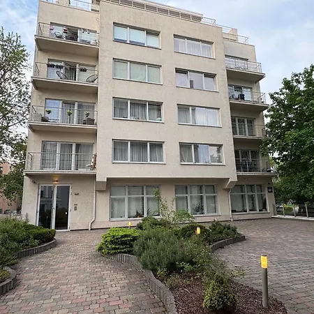 Spacious 56 M2 In The Quiet Center, Free Private Underground Parking & Self Check-in * Riga
