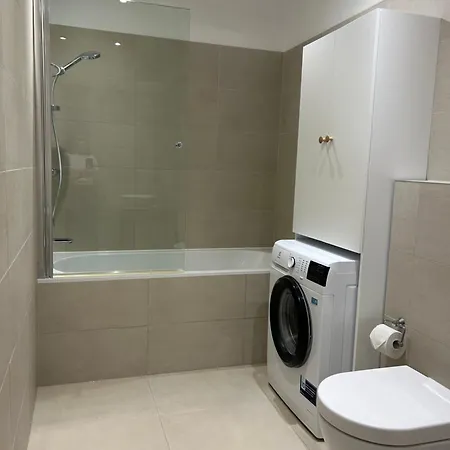 Appartement Spacious 56 M2 In The Quiet Center, Free Private Underground Parking & Self Check-in Riga